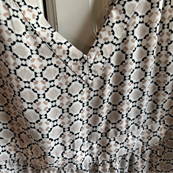 LOFT Cream and Black Printed V-Neck Peplum Tank - Picture 4 of 5